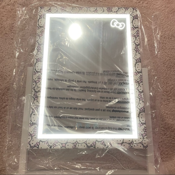 Impressions Hello Kitty Tri-Tone Makeup Mirror - Picture 4 of 8